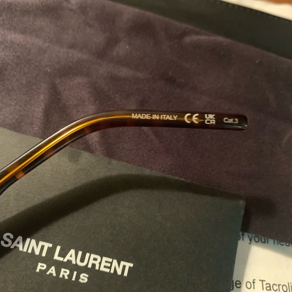 Authentic saint Laurent sunglasses new - Picture 8 of 8